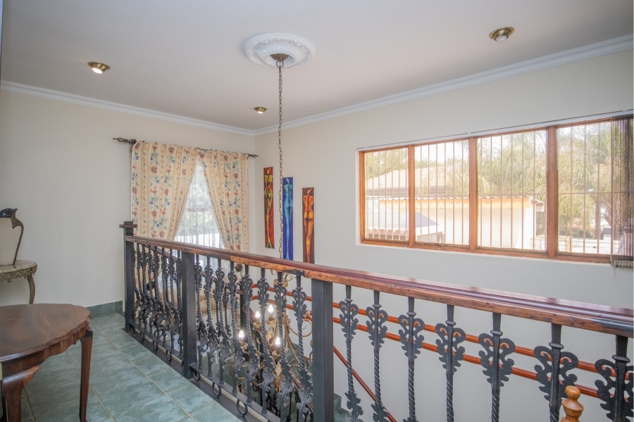 5 Bedroom Property for Sale in Ifafi North West